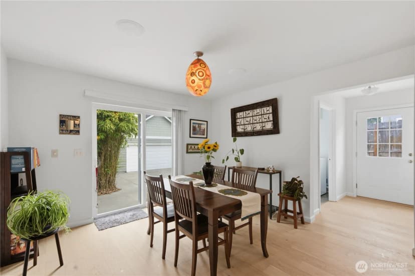 Property photo for 2484 Soundview Drive Ne, Bainbridge Island photo 15