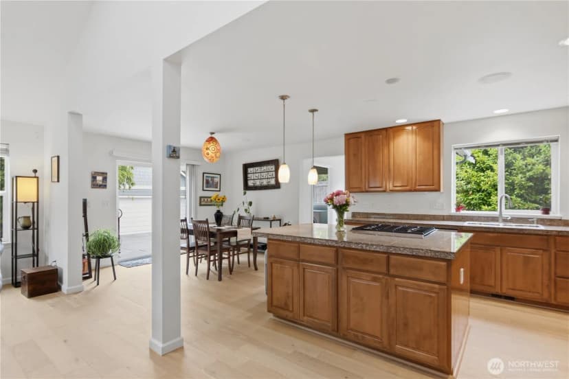 Property photo for 2484 Soundview Drive Ne, Bainbridge Island photo 12