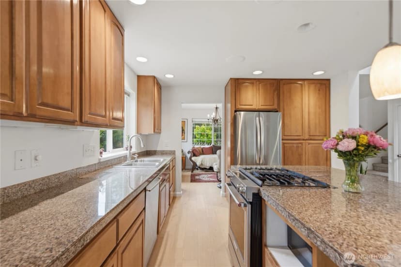 Property photo for 2484 Soundview Drive Ne, Bainbridge Island photo 14
