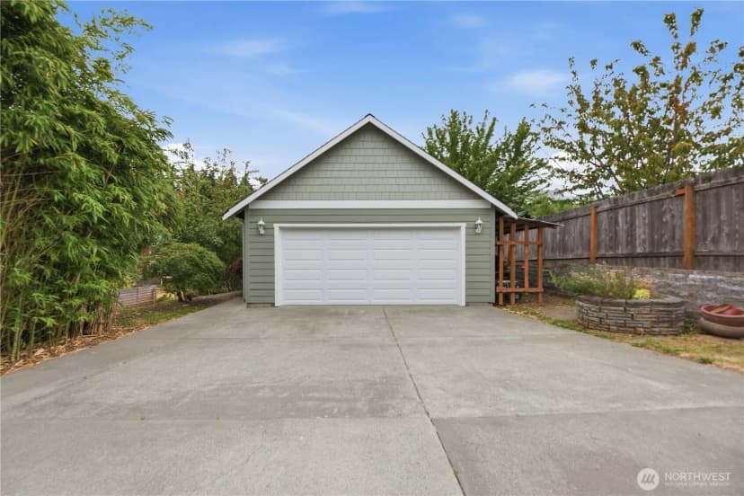 Property photo for 2484 Soundview Drive Ne, Bainbridge Island photo 19