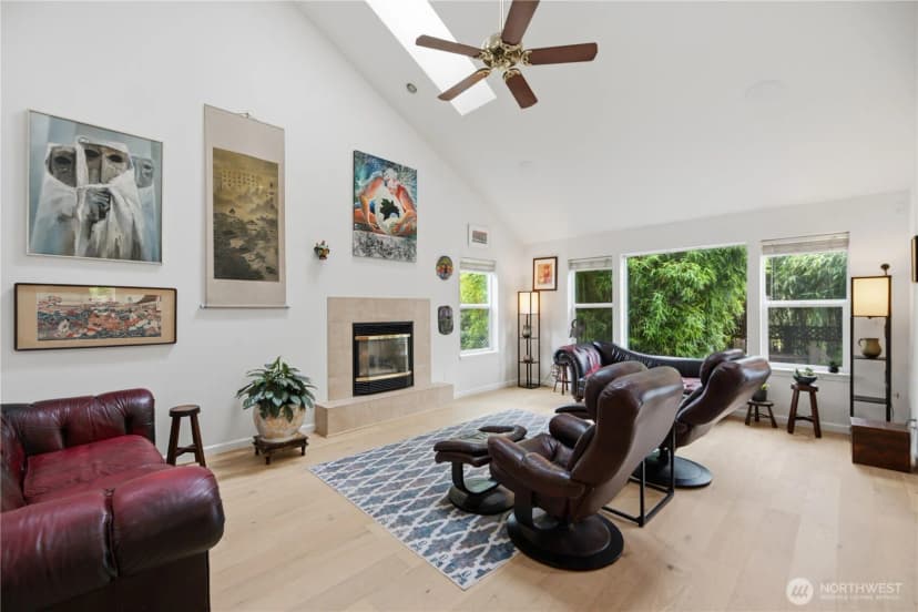 Property photo for 2484 Soundview Drive Ne, Bainbridge Island photo 10