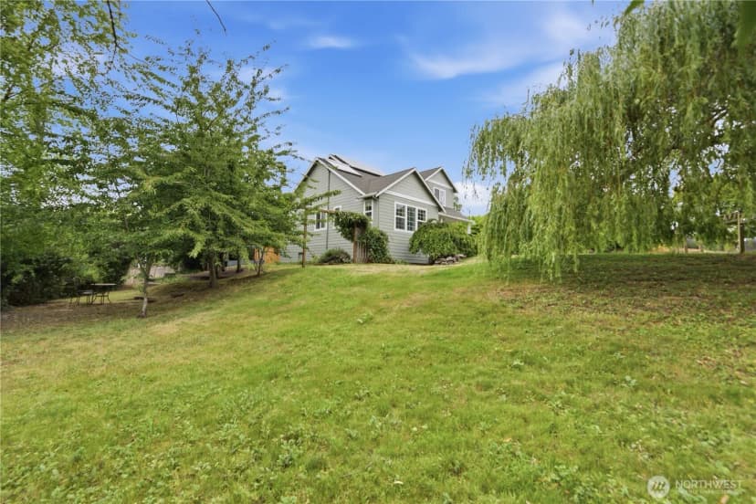 Property photo for 2484 Soundview Drive Ne, Bainbridge Island photo 6