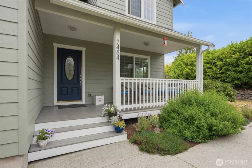 Property photo for 2484 Soundview Drive Ne, Bainbridge Island photo 5