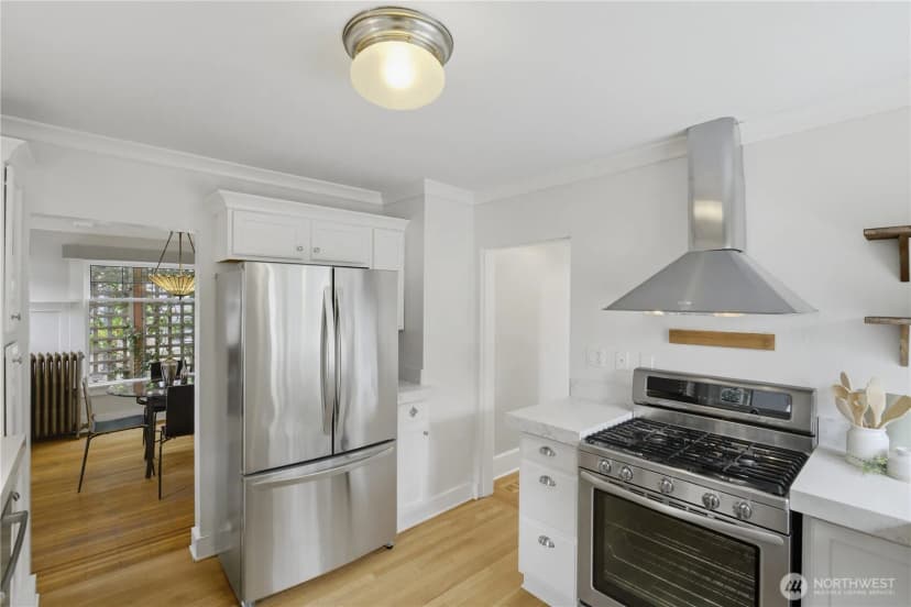 Property photo for 2412 2nd Avenue W, Seattle photo 9