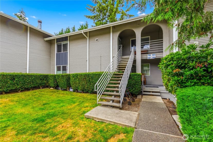 Property photo for 17310 Ne 45th Street #118, Redmond photo 2