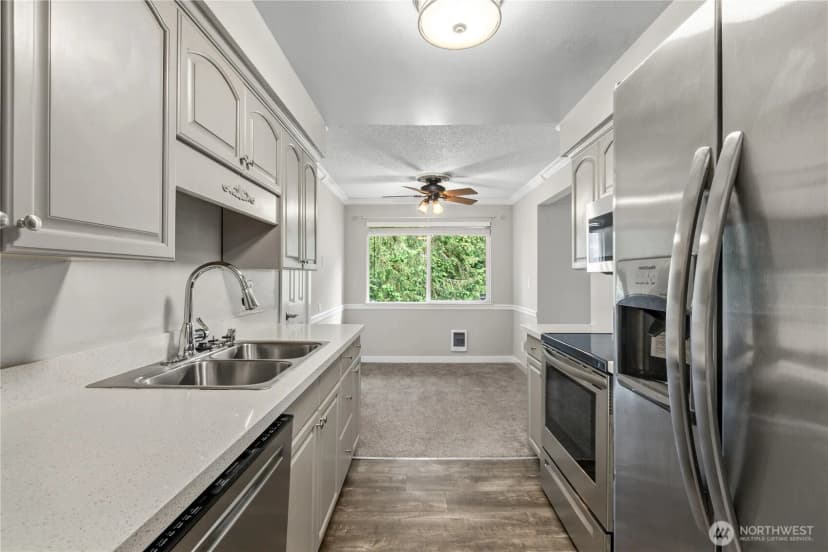 Property photo for 17310 Ne 45th Street #118, Redmond photo 6