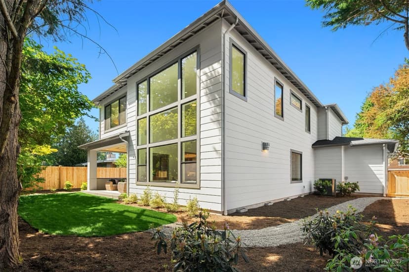 Property photo for 16711 Ne 16th Place, Bellevue photo 31
