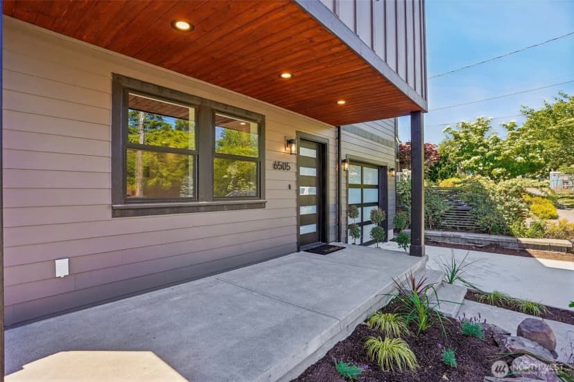 Property photo for 6505 44th Avenue Ne, Seattle photo 6