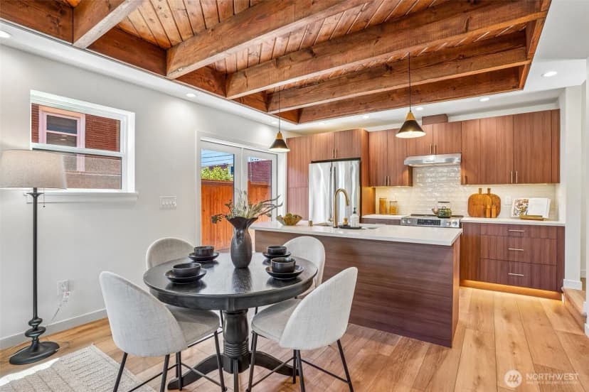 Property photo for 6505 44th Avenue Ne, Seattle photo 11