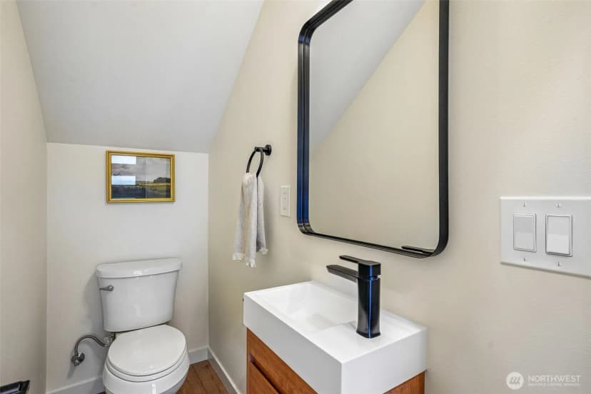 Property photo for 6505 44th Avenue Ne, Seattle photo 15