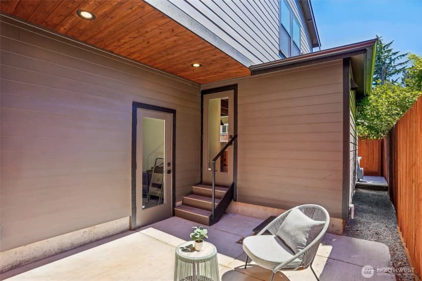 Property photo for 6505 44th Avenue Ne, Seattle photo 28