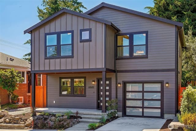 Property photo for 6505 44th Avenue Ne, Seattle photo 3