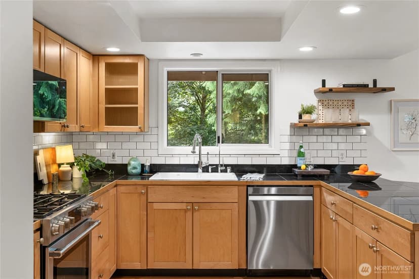 Property photo for 11220 Ne Parkhill Place, Bainbridge Island photo 16