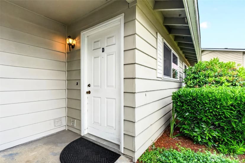 Property photo for 12414 Se 272nd Place #d, Kent photo 3