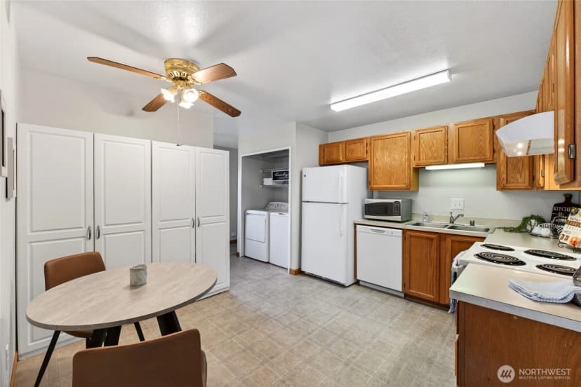 Property photo for 12414 Se 272nd Place #d, Kent photo 9