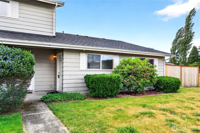 Property photo for 12414 Se 272nd Place #d, Kent photo 2
