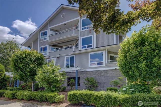 Property photo for 275 E Sunset Way #1a, Issaquah photo 2