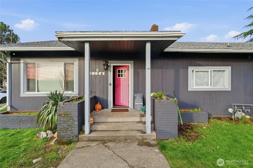 Property photo for 2124 Woburn Street, Bellingham photo 9