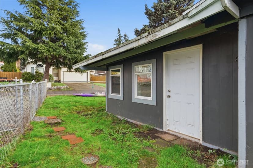 Property photo for 2124 Woburn Street, Bellingham photo 25