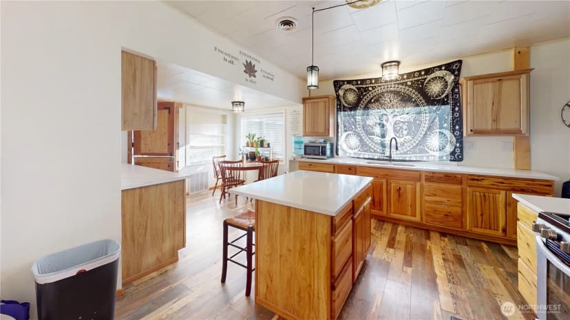 Property photo for 2124 Woburn Street, Bellingham photo 16