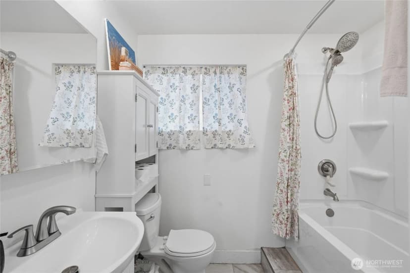 Property photo for 2124 Woburn Street, Bellingham photo 34