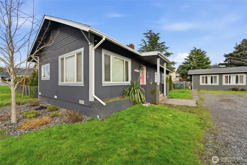 Property photo for 2124 Woburn Street, Bellingham photo 7