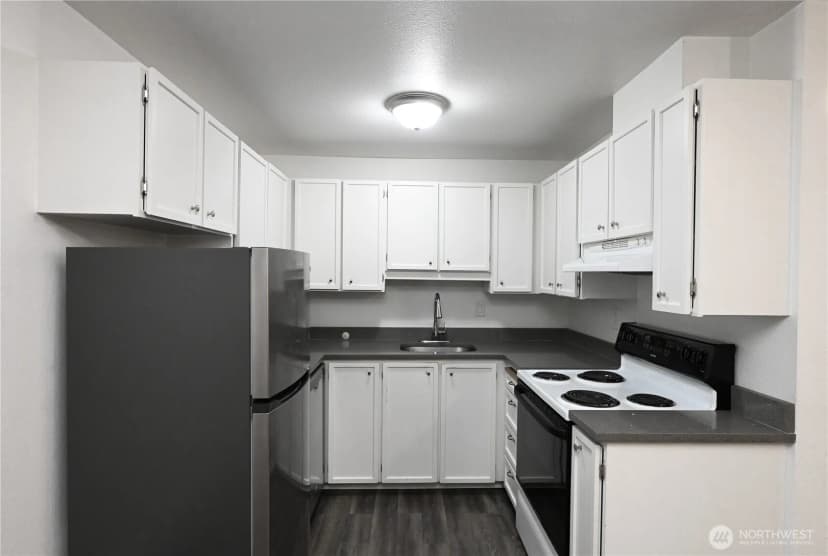Property photo for 3510 W Elmore Street, Seattle photo 4