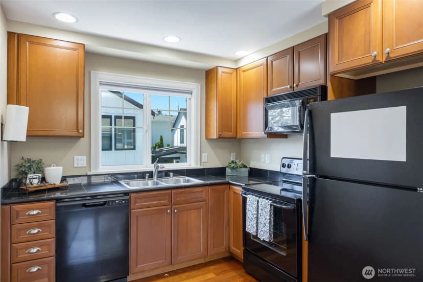 Property photo for 605 11th Avenue, Kirkland photo 36