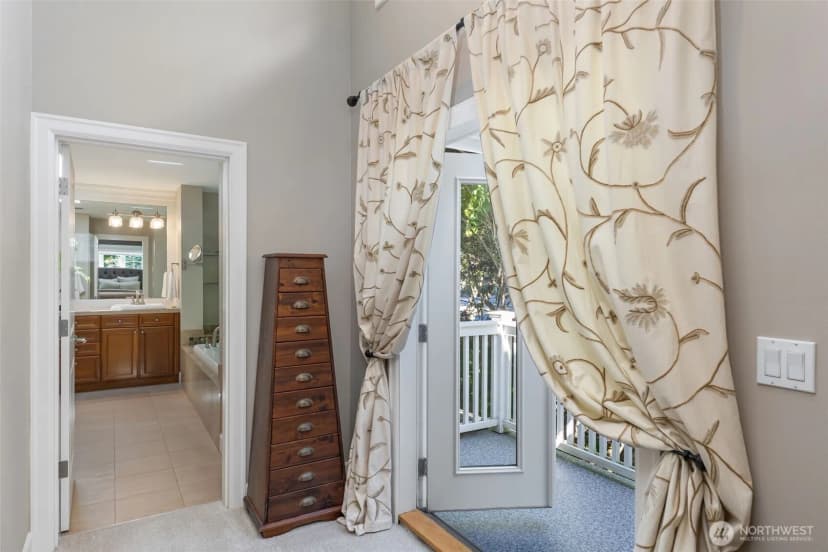 Property photo for 605 11th Avenue, Kirkland photo 26