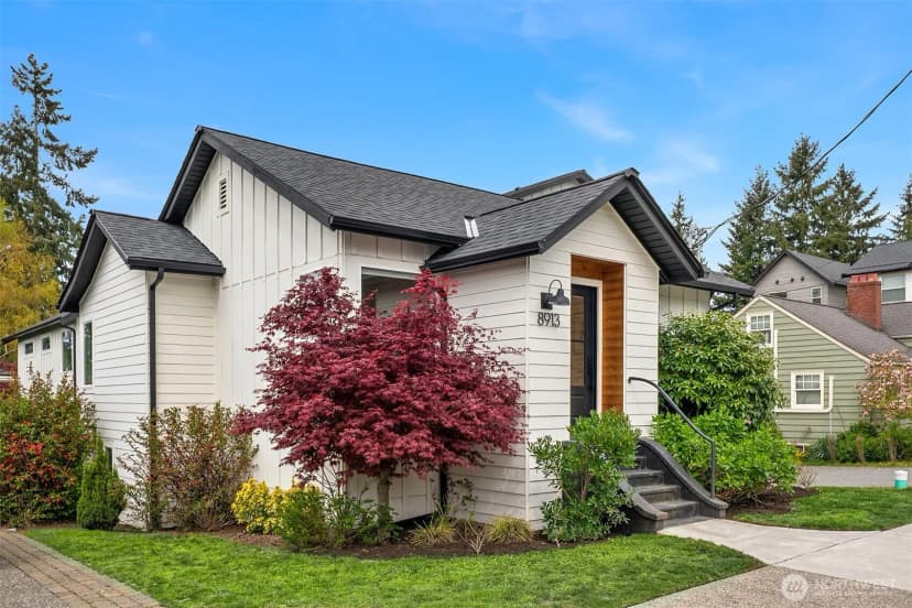 Property photo for 8913 8th Avenue Ne, Seattle photo 28