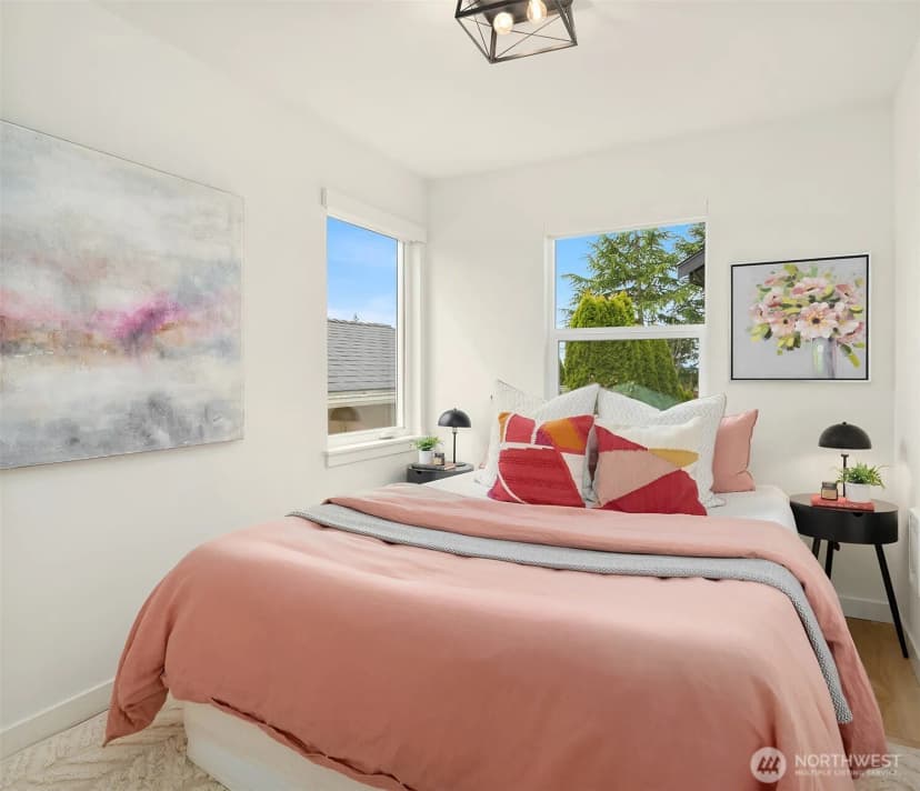 Property photo for 8913 8th Avenue Ne, Seattle photo 15