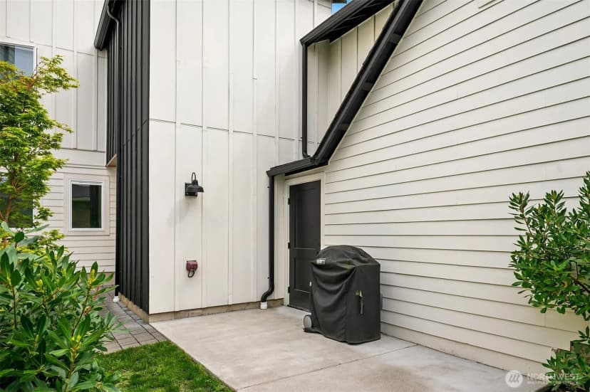 Property photo for 8913 8th Avenue Ne, Seattle photo 29