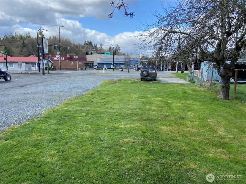Property photo for 103 Washington, Eatonville photo 5