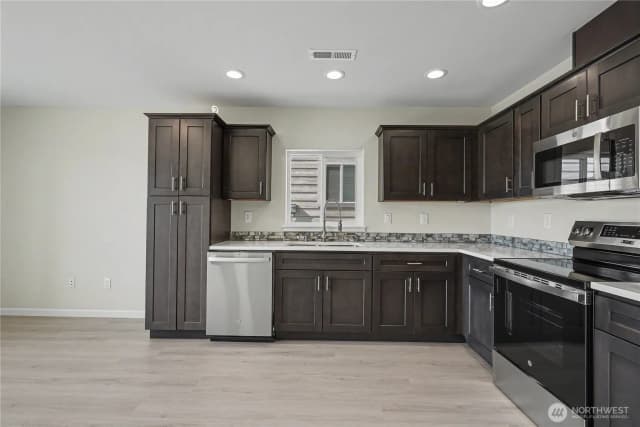 Property photo for 415 N Fifth Avenue, Connell photo 5