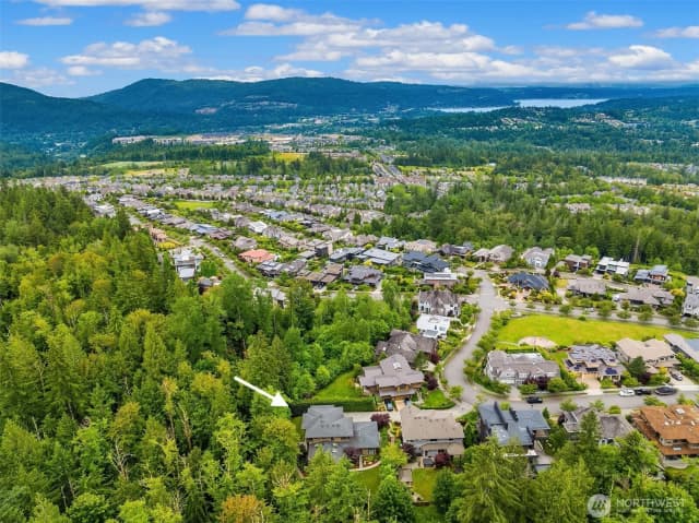 Property photo for 1732 Harrison Way Ne, Issaquah photo 2