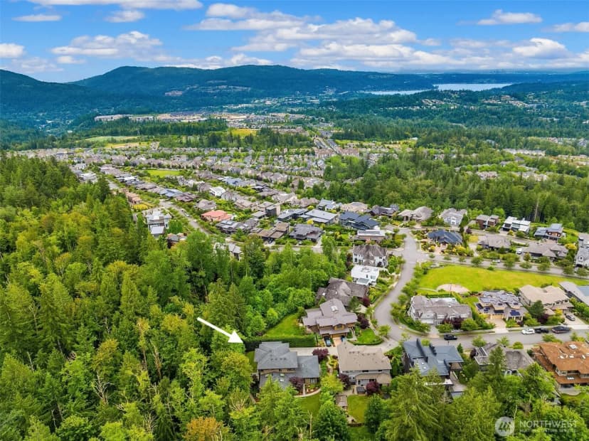 Property photo for 1732 Harrison Way Ne, Issaquah photo 2