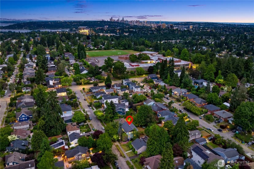 Property photo for 7539 33rd Avenue Ne, Seattle photo 31