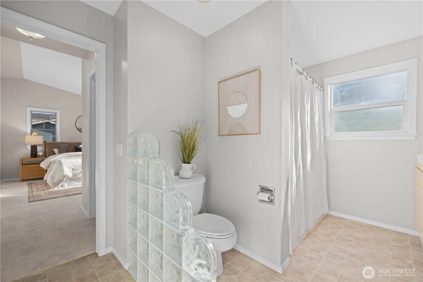 Property photo for 7539 33rd Avenue Ne, Seattle photo 18