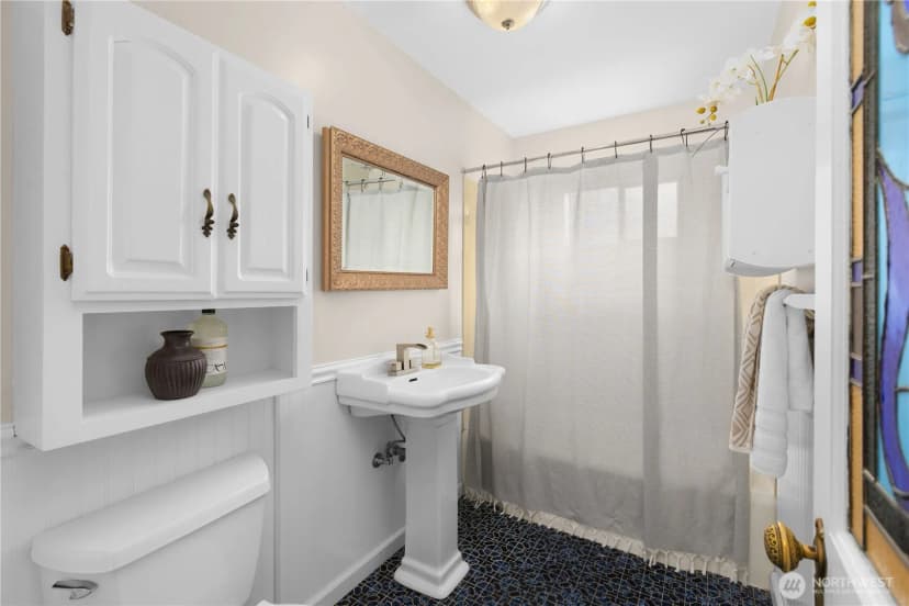 Property photo for 7539 33rd Avenue Ne, Seattle photo 11