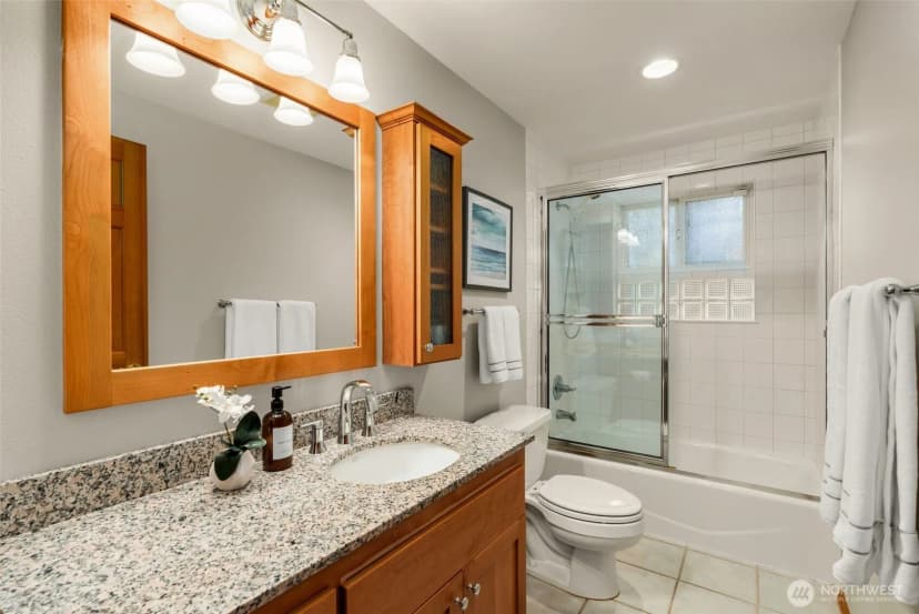 Property photo for 6183 Ne 187th Place, Kenmore photo 19