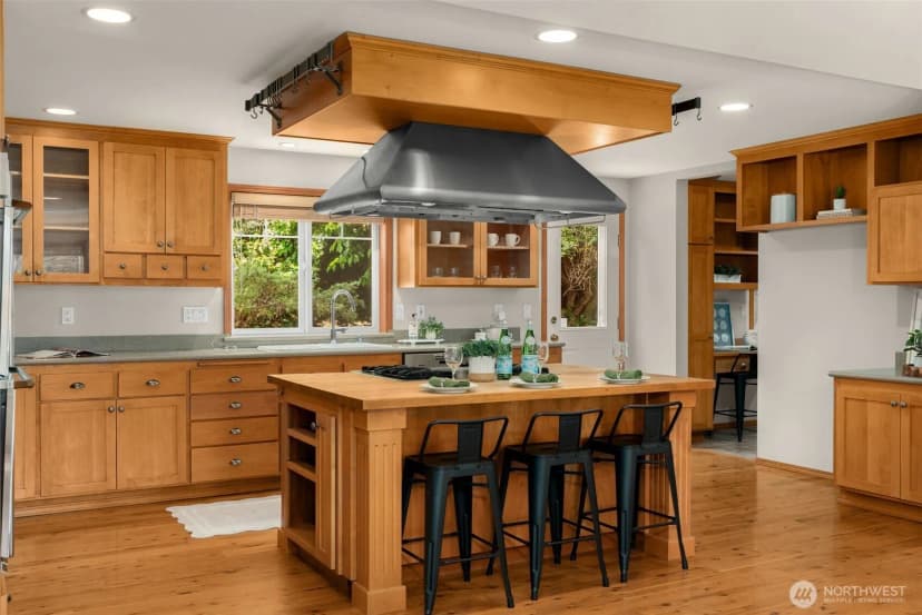 Property photo for 6183 Ne 187th Place, Kenmore photo 16