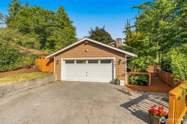 Property photo for 6183 Ne 187th Place, Kenmore photo 2