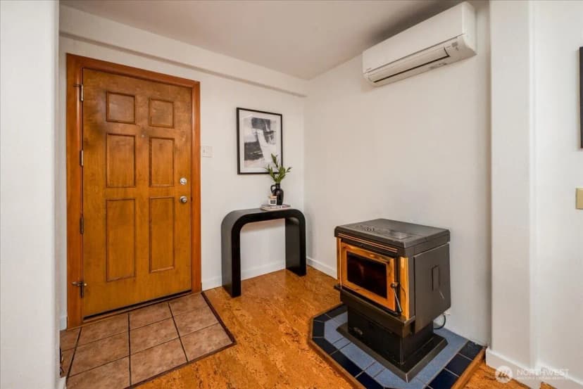 Property photo for 1419 S 129th Street, Burien photo 8
