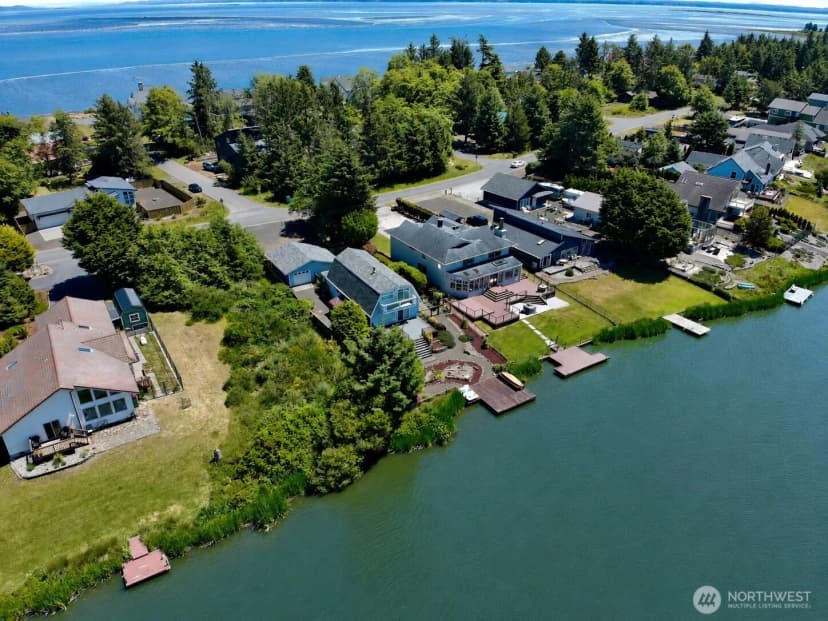 Property photo for 417 Duck Lake Drive Se, Ocean Shores photo 4