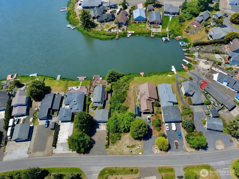 Property photo for 417 Duck Lake Drive Se, Ocean Shores photo 2