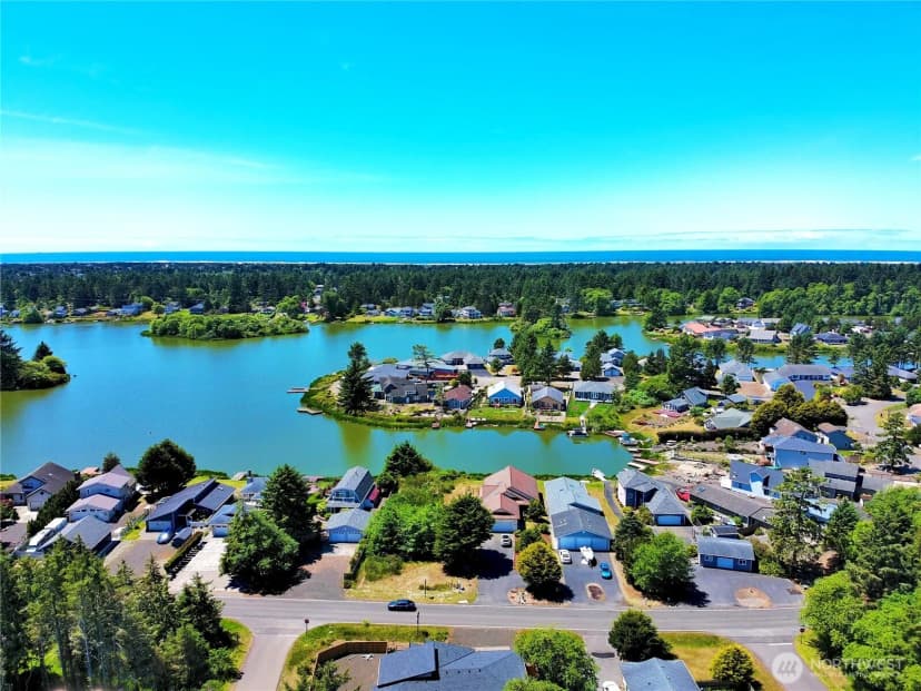 Property photo for 417 Duck Lake Drive Se, Ocean Shores photo 8
