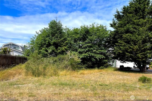 Property photo for 417 Duck Lake Drive Se, Ocean Shores photo 3