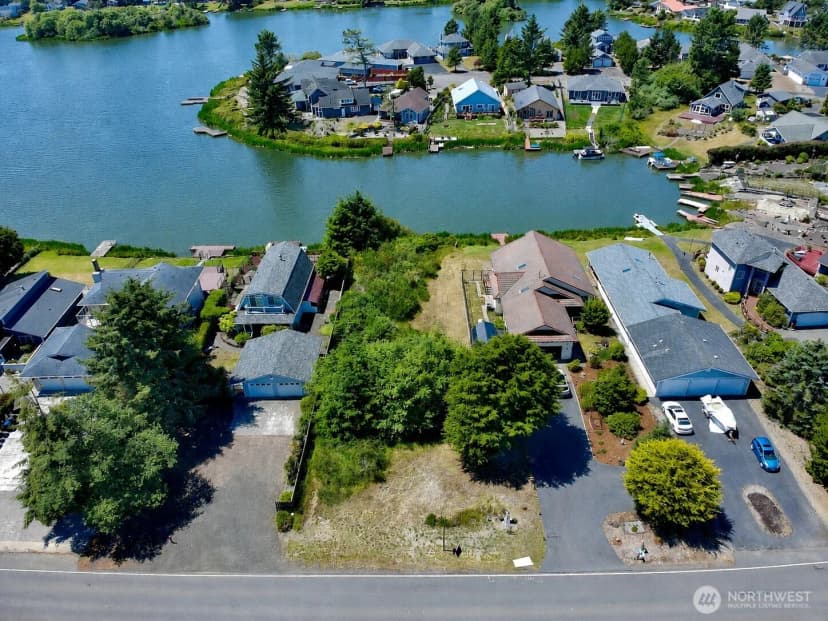 Property photo for 417 Duck Lake Drive Se, Ocean Shores