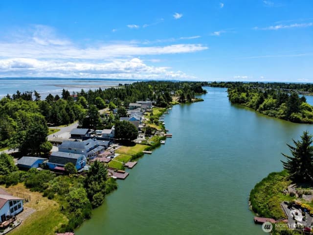 Property photo for 417 Duck Lake Drive Se, Ocean Shores photo 5
