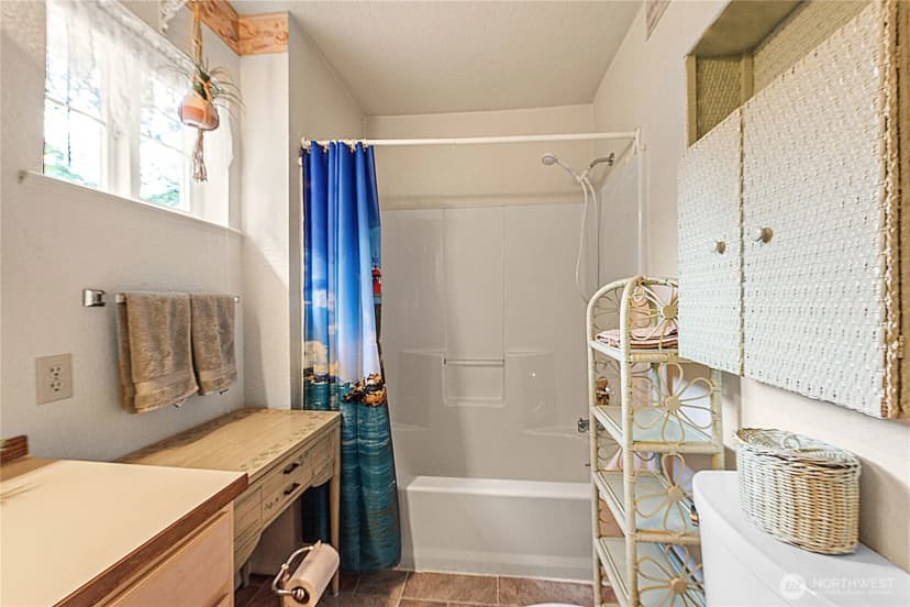 Property photo for 313 Sid Snyder Drive E, Long Beach photo 16
